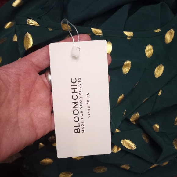 BloomChic Emerald and Gold Dot Blouse - Picture 2 of 2